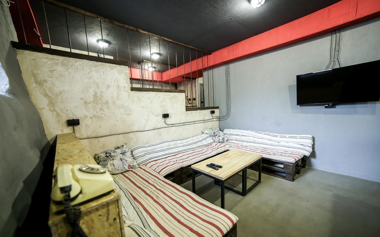 Hostel Lviv Loft Prison Exteriér fotografie